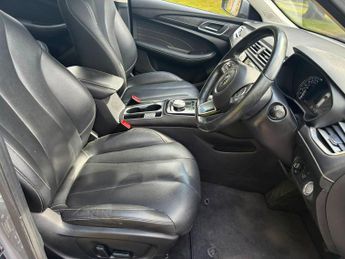 MG MG5 61.1kWh Exclusive Long Range Auto 5dr