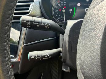 MG MG5 61.1kWh Exclusive Long Range Auto 5dr
