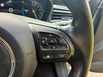 MG MG5 61.1kWh Exclusive Long Range Auto 5dr