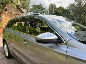 MG MG5 61.1kWh Exclusive Long Range Auto 5dr