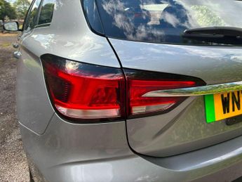 MG MG5 61.1kWh Exclusive Long Range Auto 5dr