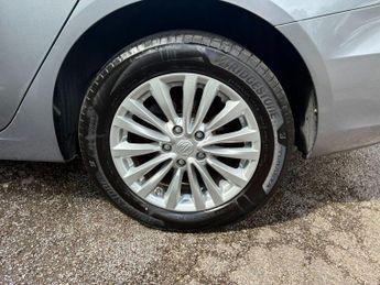 MG MG5 61.1kWh Exclusive Long Range Auto 5dr