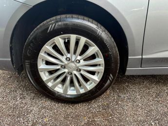 MG MG5 61.1kWh Exclusive Long Range Auto 5dr
