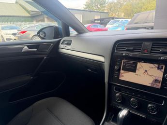 Volkswagen Golf 1.0 TSI SE Nav DSG Euro 6 (s/s) 5dr