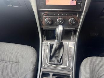 Volkswagen Golf 1.0 TSI SE Nav DSG Euro 6 (s/s) 5dr