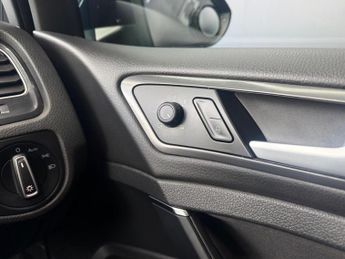Volkswagen Golf 1.0 TSI SE Nav DSG Euro 6 (s/s) 5dr