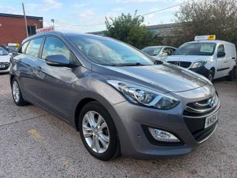 Hyundai i30 1.6 CRDi Blue Drive Style Nav Tourer Euro 5 (s/s) 5dr