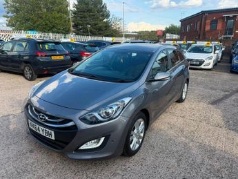 Hyundai i30 1.6 CRDi Blue Drive Style Nav Tourer Euro 5 (s/s) 5dr