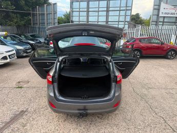 Hyundai i30 1.6 CRDi Blue Drive Style Nav Tourer Euro 5 (s/s) 5dr