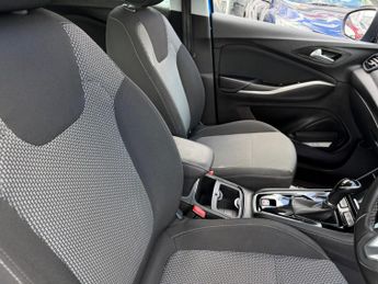 Vauxhall Grandland X 1.6 Turbo D BlueInjection SE Auto Euro 6 (s/s) 5dr