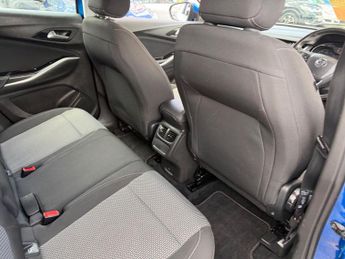 Vauxhall Grandland X 1.6 Turbo D BlueInjection SE Auto Euro 6 (s/s) 5dr