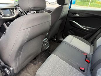 Vauxhall Grandland X 1.6 Turbo D BlueInjection SE Auto Euro 6 (s/s) 5dr