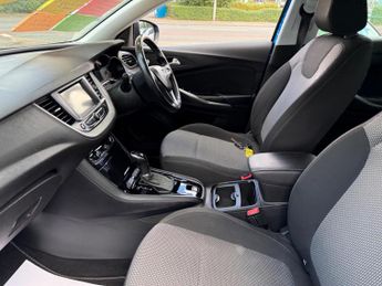 Vauxhall Grandland X 1.6 Turbo D BlueInjection SE Auto Euro 6 (s/s) 5dr