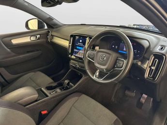 Volvo XC40 2.0 B3 MHEV Core SUV 5dr Petrol Hybrid DCT Auto Euro 6 (s/s) (16