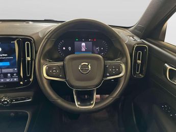 Volvo XC40 2.0 B3 MHEV Core SUV 5dr Petrol Hybrid DCT Auto Euro 6 (s/s) (16