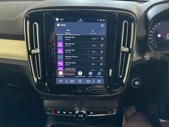 Volvo XC40 2.0 B3 MHEV Core SUV 5dr Petrol Hybrid DCT Auto Euro 6 (s/s) (16