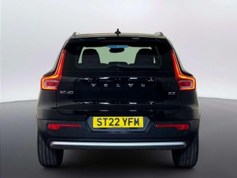 Volvo XC40 2.0 B3 MHEV Core SUV 5dr Petrol Hybrid DCT Auto Euro 6 (s/s) (16