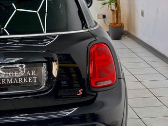 MINI Hatch 2.0 Cooper S Sport Steptronic Euro 6 (s/s) 5dr