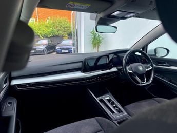 Volkswagen Golf 1.5 eTSI MHEV Life DSG Euro 6 (s/s) 5dr