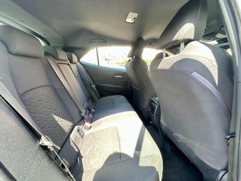 Toyota Corolla 1.8 VVT-h Icon Tech CVT Euro 6 (s/s) 5dr