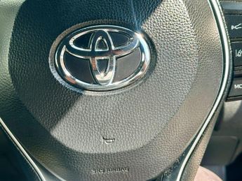 Toyota Corolla 1.8 VVT-h Icon Tech CVT Euro 6 (s/s) 5dr