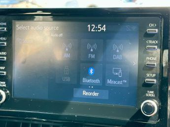 Toyota Corolla 1.8 VVT-h Icon Tech CVT Euro 6 (s/s) 5dr