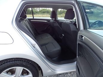 Volkswagen Golf 1.6 TDI BlueMotion Tech Match Edition DSG Euro 6 (s/s) 5dr