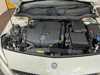 Mercedes-Benz A Class 2.1 A200d AMG Line (Premium) 7G-DCT Euro 6 (s/s) 5dr