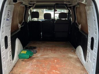 Peugeot Partner 1.6 eHDi 750 SE Panel Van 4dr Diesel Manual L2 (s/s) (128 g/km, 