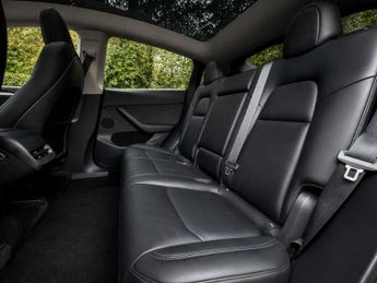 Tesla Model Y (Dual Motor) Long Range Auto 4WDE 5dr