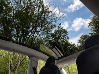 Tesla Model Y (Dual Motor) Long Range Auto 4WDE 5dr