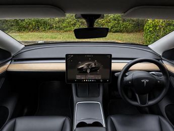 Tesla Model Y (Dual Motor) Long Range Auto 4WDE 5dr