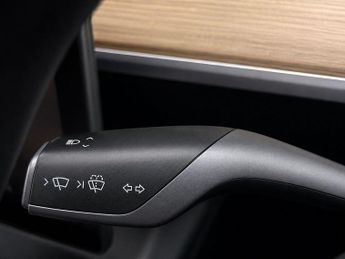 Tesla Model Y (Dual Motor) Long Range Auto 4WDE 5dr