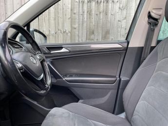 Volkswagen Tiguan 2.0 TDI SEL DSG Euro 6 (s/s) 5dr