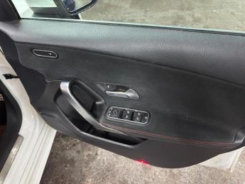 Mercedes-Benz A Class 1.5 A180d AMG Line (Executive) 7G-DCT Euro 6 (s/s) 5dr
