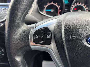 Ford Fiesta 1.0T EcoBoost Zetec Powershift Euro 6 5dr
