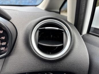 Ford Fiesta 1.0T EcoBoost Zetec Powershift Euro 6 5dr