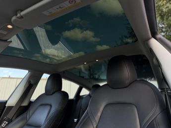 Tesla Model 3 Standard Range Plus Auto RWD 4dr