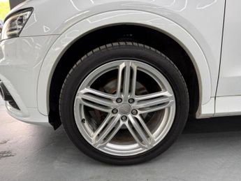 Audi Q3 2.0 TDI S line S Tronic quattro Euro 5 (s/s) 5dr