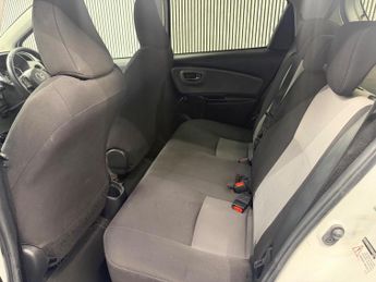 Toyota Yaris 1.5 VVT-h Icon Tech E-CVT Euro 6 (s/s) 5dr