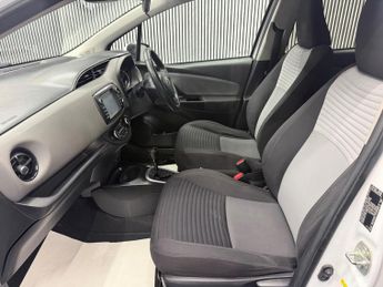 Toyota Yaris 1.5 VVT-h Icon Tech E-CVT Euro 6 (s/s) 5dr