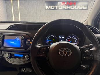 Toyota Yaris 1.5 VVT-h Icon Tech E-CVT Euro 6 (s/s) 5dr