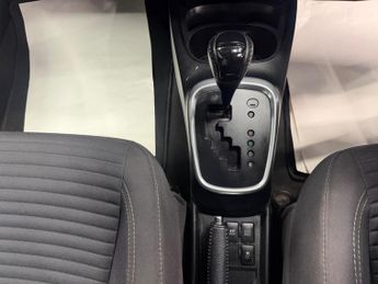 Toyota Yaris 1.5 VVT-h Icon Tech E-CVT Euro 6 (s/s) 5dr
