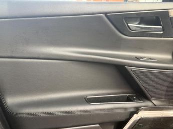 Jaguar XE 2.0d Portfolio Auto AWD Euro 6 (s/s) 4dr