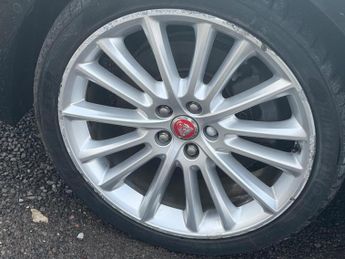 Jaguar XE 2.0d Portfolio Auto AWD Euro 6 (s/s) 4dr