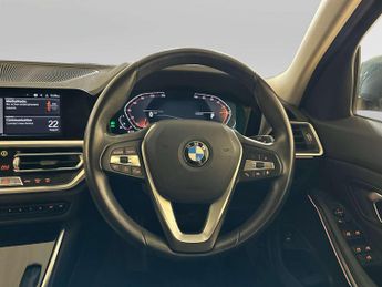 BMW 3 Series 2.0 318i SE Pro Touring 5dr Petrol Auto Euro 6 (s/s) (156 ps)