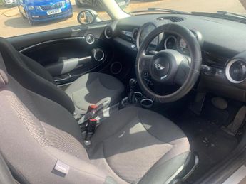 MINI Hatch 1.6 Cooper Auto Euro 5 3dr