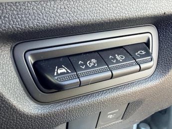 Renault Zoe R135 EV50 52kWh Iconic Auto 5dr (Rapid Charge)