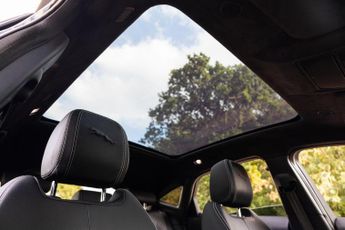 Jaguar E-PACE 2.0 D204 MHEV R-Dynamic S Auto AWD Euro 6 (s/s) 5dr
