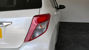 Toyota Yaris 1.33 Dual VVT-i SR Hatchback 5dr Petrol Multidrive S Euro 5 (101